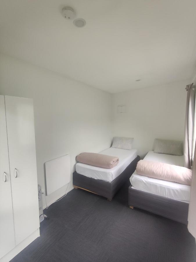 Qbox Hotel Queenstown Bagian luar foto