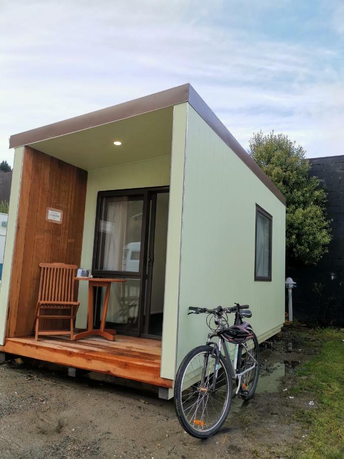 Qbox Hotel Queenstown Bagian luar foto